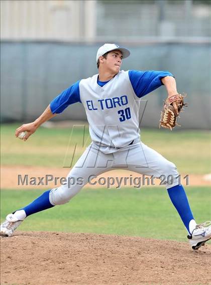 Thumbnail 3 in El Toro @ Esperanza photogallery.