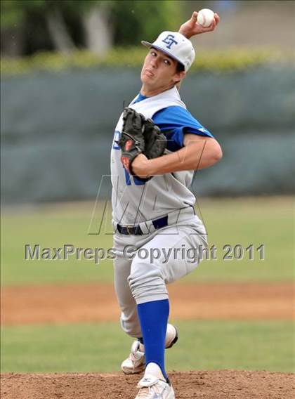 Thumbnail 3 in El Toro @ Esperanza photogallery.