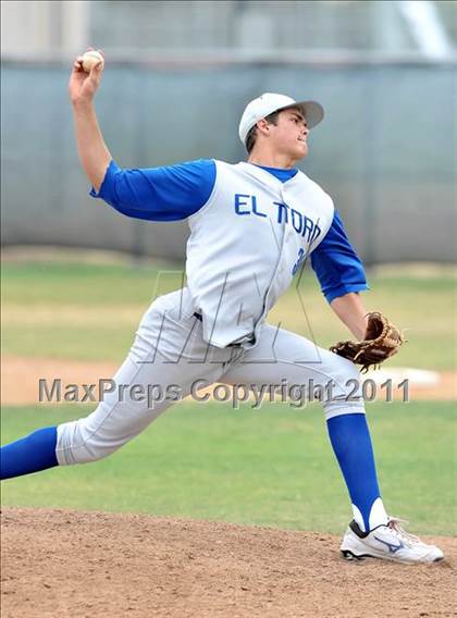 Thumbnail 1 in El Toro @ Esperanza photogallery.