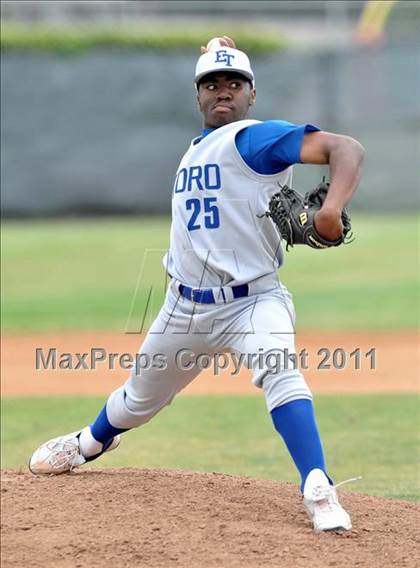 Thumbnail 3 in El Toro @ Esperanza photogallery.