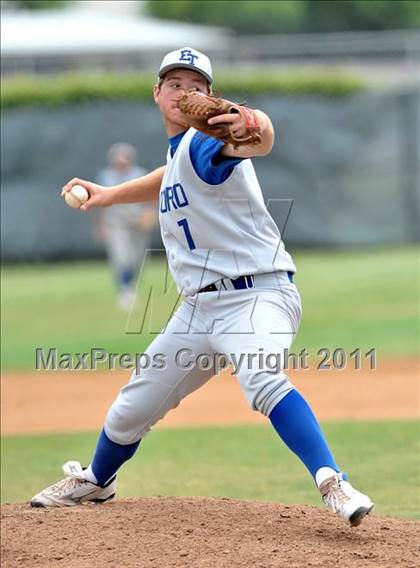 Thumbnail 3 in El Toro @ Esperanza photogallery.