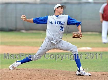 Thumbnail 2 in El Toro @ Esperanza photogallery.
