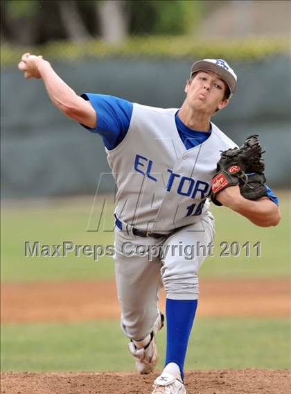 Thumbnail 3 in El Toro @ Esperanza photogallery.