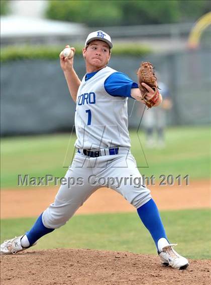 Thumbnail 2 in El Toro @ Esperanza photogallery.