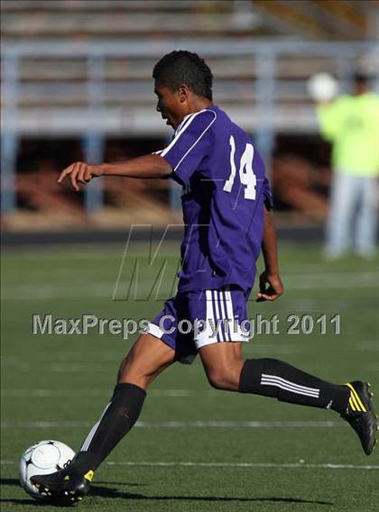 Thumbnail 3 in Cherry Creek vs. Boulder (CHSAA 5A Semifinal) photogallery.
