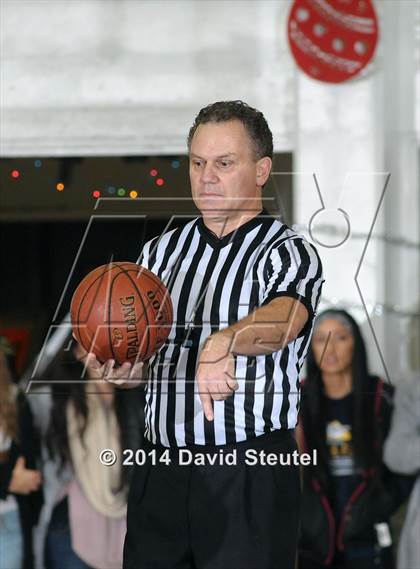 Thumbnail 3 in Sacred Heart Cathedral vs. Salesian College Preparatory (Gridley Invitational) photogallery.