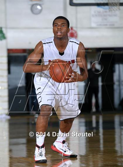 Thumbnail 2 in Sacred Heart Cathedral vs. Salesian College Preparatory (Gridley Invitational) photogallery.