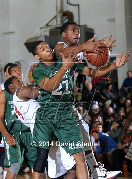 Thumbnail 3 in Sacred Heart Cathedral vs. Salesian College Preparatory (Gridley Invitational) photogallery.