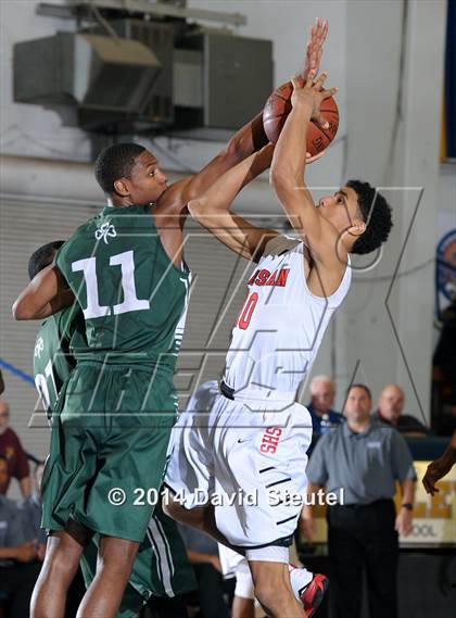Thumbnail 2 in Sacred Heart Cathedral vs. Salesian College Preparatory (Gridley Invitational) photogallery.