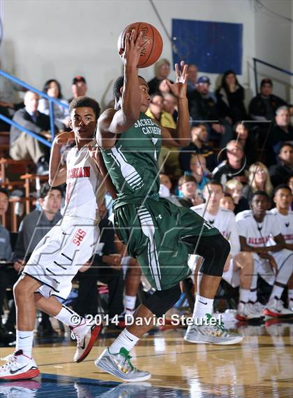 Thumbnail 2 in Sacred Heart Cathedral vs. Salesian College Preparatory (Gridley Invitational) photogallery.