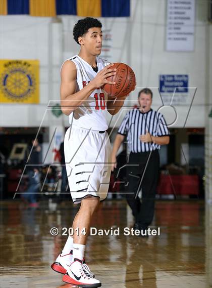 Thumbnail 1 in Sacred Heart Cathedral vs. Salesian College Preparatory (Gridley Invitational) photogallery.