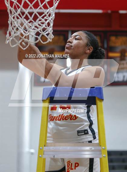 Thumbnail 3 in Brusly vs. Iota (LHSAA 3A Quarterfinal Playoff) photogallery.