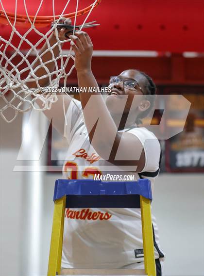 Thumbnail 2 in Brusly vs. Iota (LHSAA 3A Quarterfinal Playoff) photogallery.