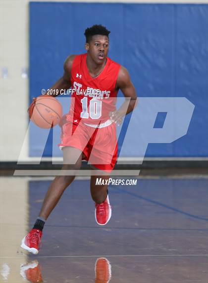 Thumbnail 3 in St. John's vs James Island (Rotary Roundball Classic) photogallery.
