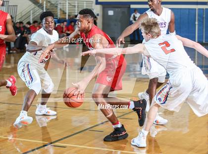 Thumbnail 3 in St. John's vs James Island (Rotary Roundball Classic) photogallery.