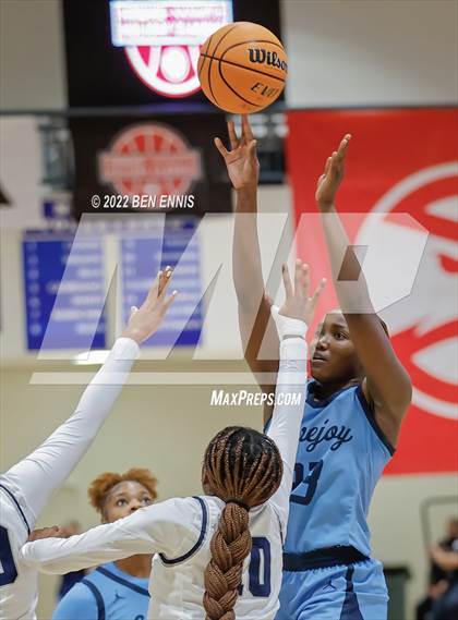 Thumbnail 2 in Norcross vs Lovejoy (Hawks-Naismith Holiday Classic) photogallery.