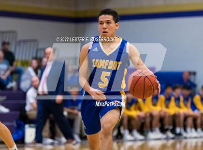 Thumbnail 1 in Stockdale vs. Comfort (UIL 3A Bi-District Playoffs) photogallery.