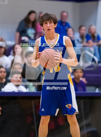 Thumbnail 2 in Stockdale vs. Comfort (UIL 3A Bi-District Playoffs) photogallery.