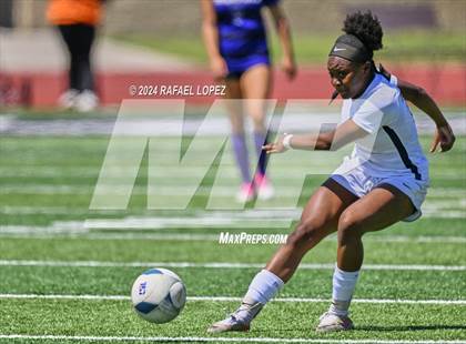 Thumbnail 1 in Hendrickson vs. Port Neches-Groves (UIL Soccer 5A Region 3 Regional Semifinal) photogallery.