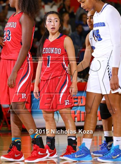 Thumbnail 3 in Windward vs. Redondo Union (Battle at the Beach Classic) photogallery.