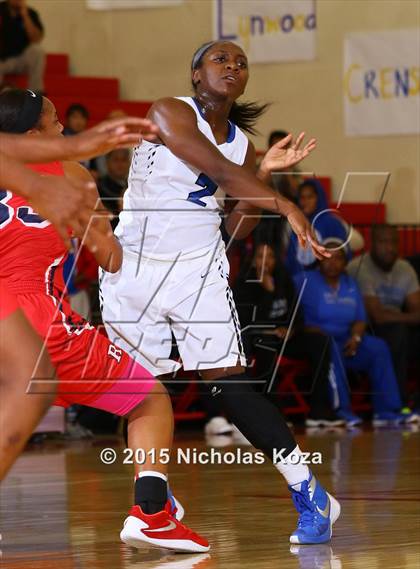 Thumbnail 3 in Windward vs. Redondo Union (Battle at the Beach Classic) photogallery.