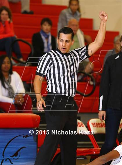 Thumbnail 3 in Windward vs. Redondo Union (Battle at the Beach Classic) photogallery.