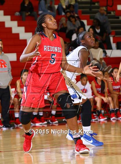 Thumbnail 3 in Windward vs. Redondo Union (Battle at the Beach Classic) photogallery.