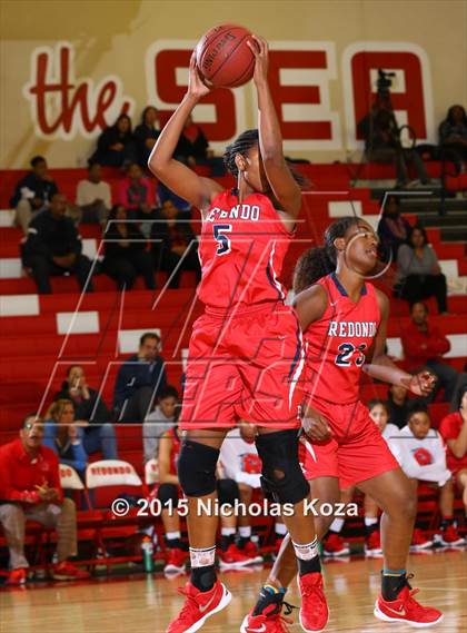 Thumbnail 3 in Windward vs. Redondo Union (Battle at the Beach Classic) photogallery.