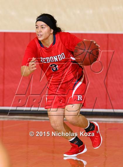 Thumbnail 2 in Windward vs. Redondo Union (Battle at the Beach Classic) photogallery.