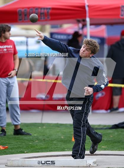 Thumbnail 1 in Devon Allen Invitational (Shot Put) photogallery.
