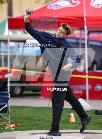 Thumbnail 2 in Devon Allen Invitational (Shot Put) photogallery.