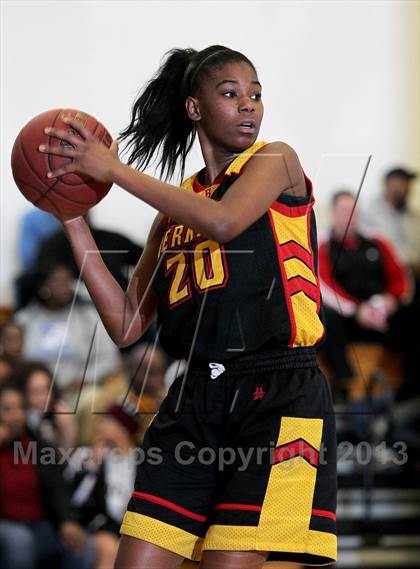 Thumbnail 1 in Carondelet vs Berkeley (Campolindo/Bentley Shootout) photogallery.