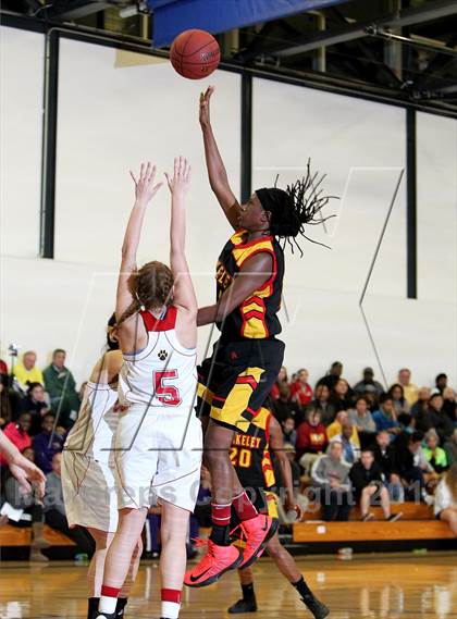 Thumbnail 3 in Carondelet vs Berkeley (Campolindo/Bentley Shootout) photogallery.