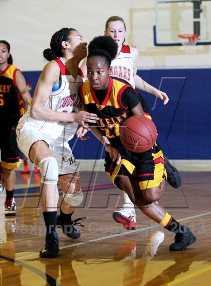 Thumbnail 1 in Carondelet vs Berkeley (Campolindo/Bentley Shootout) photogallery.