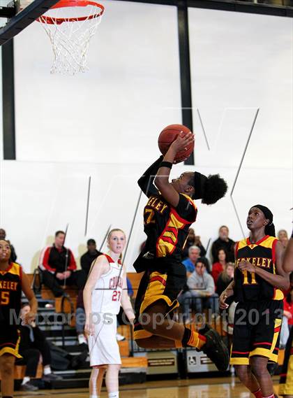Thumbnail 1 in Carondelet vs Berkeley (Campolindo/Bentley Shootout) photogallery.