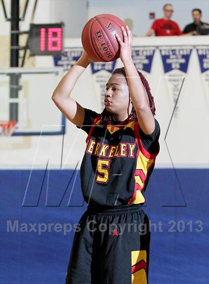 Thumbnail 1 in Carondelet vs Berkeley (Campolindo/Bentley Shootout) photogallery.