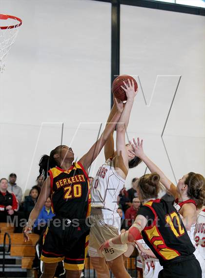 Thumbnail 3 in Carondelet vs Berkeley (Campolindo/Bentley Shootout) photogallery.