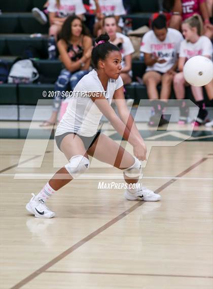 Thumbnail 2 in Great Oak @ Murrieta Mesa photogallery.