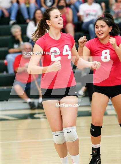 Thumbnail 2 in Great Oak @ Murrieta Mesa photogallery.