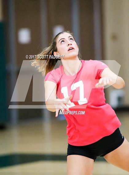 Thumbnail 2 in Great Oak @ Murrieta Mesa photogallery.