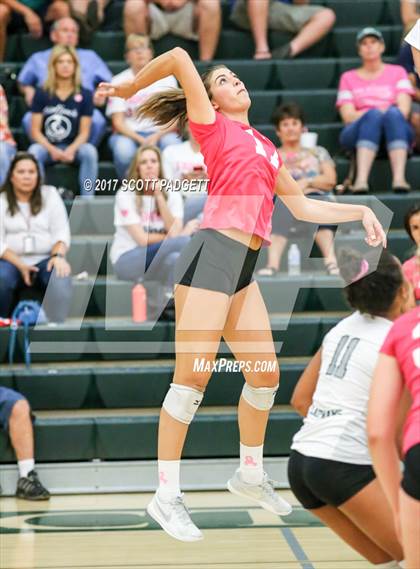Thumbnail 1 in Great Oak @ Murrieta Mesa photogallery.