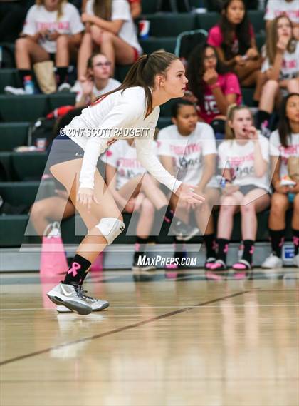 Thumbnail 1 in Great Oak @ Murrieta Mesa photogallery.