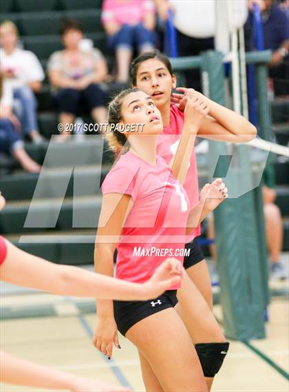 Thumbnail 2 in Great Oak @ Murrieta Mesa photogallery.
