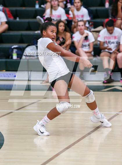 Thumbnail 1 in Great Oak @ Murrieta Mesa photogallery.