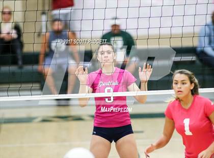 Thumbnail 1 in Great Oak @ Murrieta Mesa photogallery.