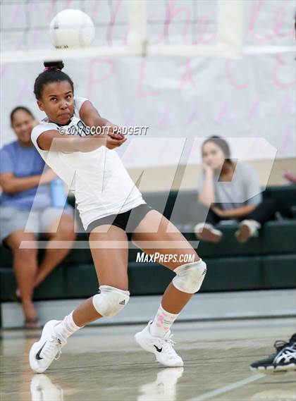 Thumbnail 2 in Great Oak @ Murrieta Mesa photogallery.