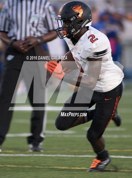 Thumbnail 3 in Northwestern vs Booker T Washington photogallery.