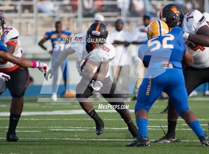 Thumbnail 1 in Northwestern vs Booker T Washington photogallery.