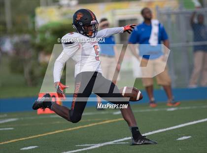 Thumbnail 3 in Northwestern vs Booker T Washington photogallery.