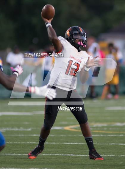 Thumbnail 2 in Northwestern vs Booker T Washington photogallery.